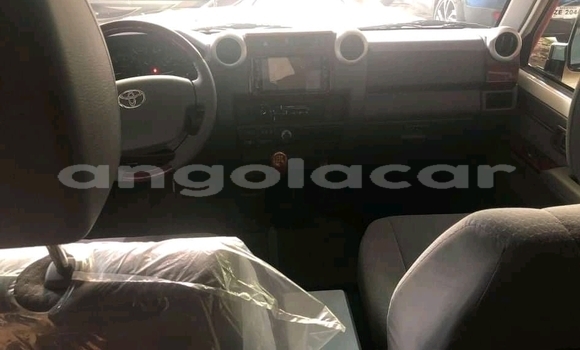 Buy Used Toyota Land Cruiser White Car in Benguela in Benguela Buy Used Toyota Land Cruiser White Car in Benguela in Benguela