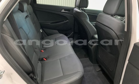 Buy Used Hyundai Tucson White Car in Benguela in Benguela Buy Used Hyundai Tucson White Car in Benguela in Benguela