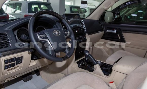 Acheter Neuf Voiture Toyota Land Cruiser Blanc à Luanda, Province de Luanda Acheter Neuf Voiture Toyota Land Cruiser Blanc à Luanda, Province de Luanda