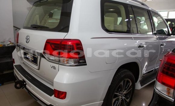 Acheter Neuf Voiture Toyota Land Cruiser Blanc à Luanda, Province de Luanda Acheter Neuf Voiture Toyota Land Cruiser Blanc à Luanda, Province de Luanda