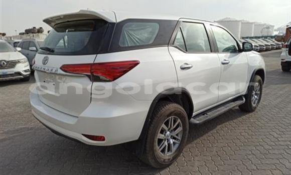 Buy Used Toyota Fortuner White Car in Benguela in Benguela Buy Used Toyota Fortuner White Car in Benguela in Benguela