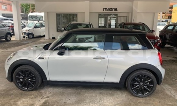 Comprar Usado MINI Cooper Prata Carro em Luanda em Luanda Province Comprar Usado MINI Cooper Prata Carro em Luanda em Luanda Province
