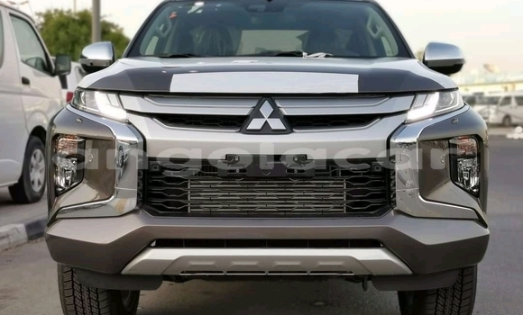 Acheter Occasion Voiture Mitsubishi L200 Autre à Luanda, Province de Luanda