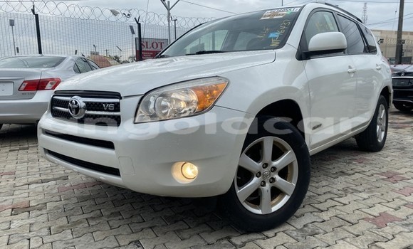 Buy Used Toyota RAV4 White Car in Luanda in Luanda Province Buy Used Toyota RAV4 White Car in Luanda in Luanda Province