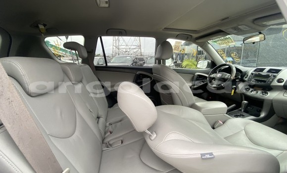 Acheter Occasion Voiture Toyota RAV4 Blanc à Luanda, Province de Luanda Acheter Occasion Voiture Toyota RAV4 Blanc à Luanda, Province de Luanda