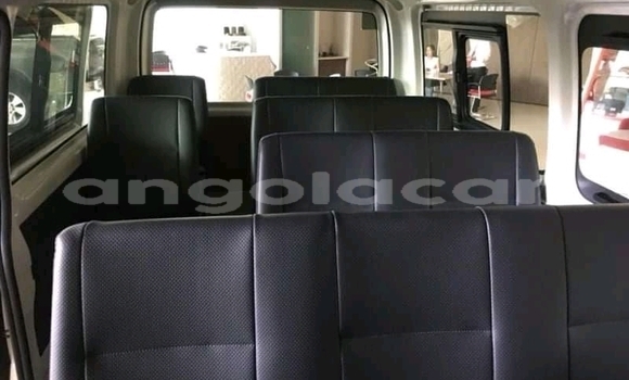 Buy Used Toyota Hiace White Car in Luena in Moxico Buy Used Toyota Hiace White Car in Luena in Moxico