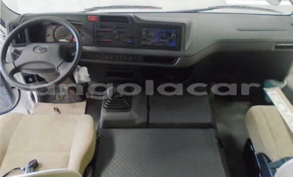 Comprar Novo Toyota Coaster Branco Carro em Luanda em Luanda Province Comprar Novo Toyota Coaster Branco Carro em Luanda em Luanda Province
