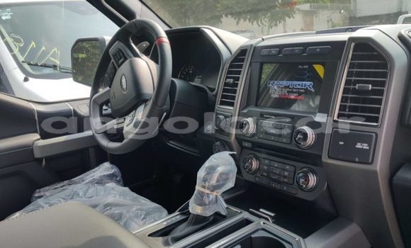 Comprar Novo Ford F–150 Preto Carro em Luanda em Luanda Province Comprar Novo Ford F–150 Preto Carro em Luanda em Luanda Province