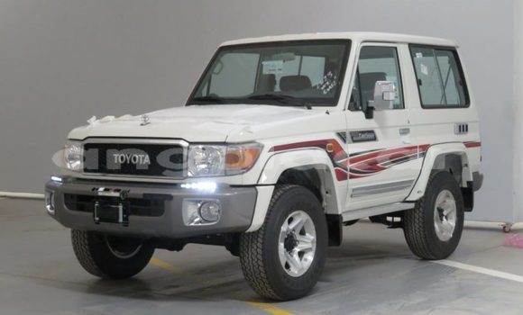 Acheter Neuf Voiture Toyota Land Cruiser Blanc à Luanda, Province de Luanda Acheter Neuf Voiture Toyota Land Cruiser Blanc à Luanda, Province de Luanda