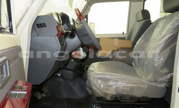 Acheter Neuf Voiture Toyota Land Cruiser Blanc à Luanda, Province de Luanda Acheter Neuf Voiture Toyota Land Cruiser Blanc à Luanda, Province de Luanda