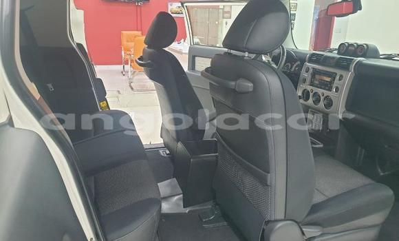 Comprar Novo Toyota FJ Cruiser Branco Carro em Luanda em Luanda Province Comprar Novo Toyota FJ Cruiser Branco Carro em Luanda em Luanda Province