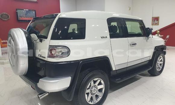 Comprar Novo Toyota FJ Cruiser Branco Carro em Luanda em Luanda Province Comprar Novo Toyota FJ Cruiser Branco Carro em Luanda em Luanda Province