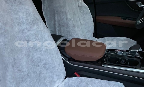 Buy Used Audi Q7 Black Car in Luanda in Luanda Province Buy Used Audi Q7 Black Car in Luanda in Luanda Province