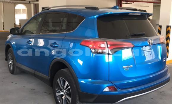 Comprar Usado Toyota RAV4 Azul Carro em Luena em Moxico Comprar Usado Toyota RAV4 Azul Carro em Luena em Moxico