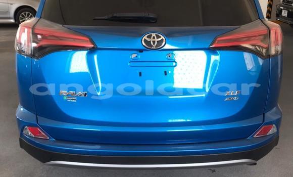 Comprar Usado Toyota RAV4 Azul Carro em Luena em Moxico Comprar Usado Toyota RAV4 Azul Carro em Luena em Moxico