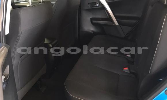 Comprar Usado Toyota RAV4 Azul Carro em Luena em Moxico Comprar Usado Toyota RAV4 Azul Carro em Luena em Moxico