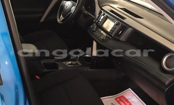 Comprar Usado Toyota RAV4 Azul Carro em Luena em Moxico Comprar Usado Toyota RAV4 Azul Carro em Luena em Moxico