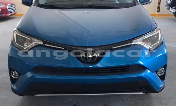 Comprar Usado Toyota RAV4 Azul Carro em Luena em Moxico Comprar Usado Toyota RAV4 Azul Carro em Luena em Moxico