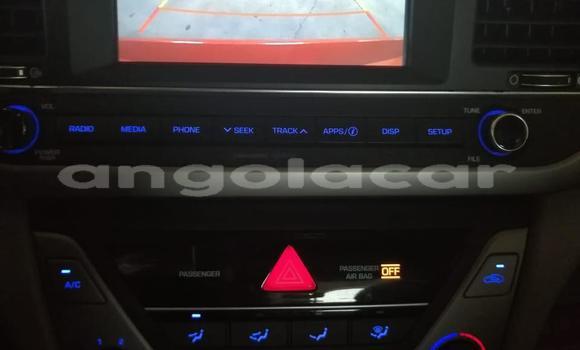 Comprar Usado Hyundai Elantra Vermelho Carro em Luena em Moxico Comprar Usado Hyundai Elantra Vermelho Carro em Luena em Moxico