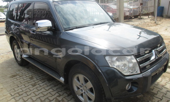 Comprar Usado Mitsubishi Pajero Branco Carro em N'zeto em Zaire Comprar Usado Mitsubishi Pajero Branco Carro em N'zeto em Zaire