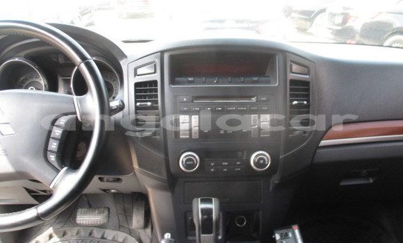 Comprar Usado Mitsubishi Pajero Branco Carro em N'zeto em Zaire Comprar Usado Mitsubishi Pajero Branco Carro em N'zeto em Zaire