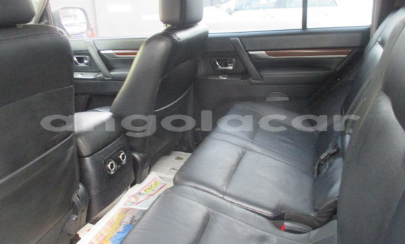 Comprar Usado Mitsubishi Pajero Branco Carro em N'zeto em Zaire Comprar Usado Mitsubishi Pajero Branco Carro em N'zeto em Zaire
