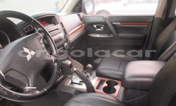 Comprar Usado Mitsubishi Pajero Branco Carro em N'zeto em Zaire Comprar Usado Mitsubishi Pajero Branco Carro em N'zeto em Zaire