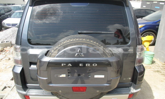 Comprar Usado Mitsubishi Pajero Branco Carro em N'zeto em Zaire Comprar Usado Mitsubishi Pajero Branco Carro em N'zeto em Zaire