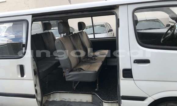 Comprar Usado Toyota Commuter Branco Carro em N'zeto em Zaire Comprar Usado Toyota Commuter Branco Carro em N'zeto em Zaire