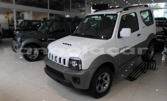 Comprar Novo Suzuki Jimny Branco Carro em Luanda em Luanda Province Comprar Novo Suzuki Jimny Branco Carro em Luanda em Luanda Province