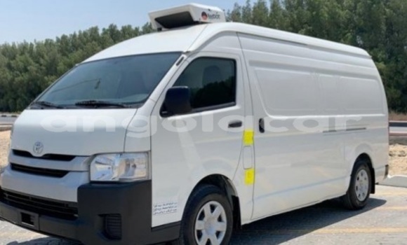 Buy Used Toyota Hiace White Car in Lobito in Benguela Buy Used Toyota Hiace White Car in Lobito in Benguela