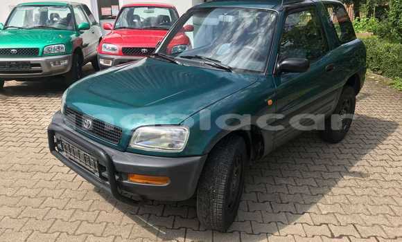 Comprar Usado Toyota RAV4 Verde Carro em Luena em Moxico