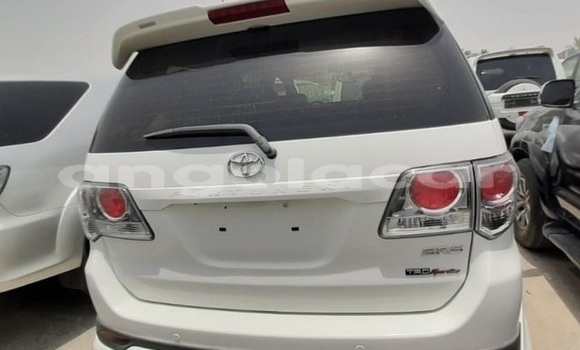 Buy Used Toyota Fortuner White Car in Luanda in Luanda Province Buy Used Toyota Fortuner White Car in Luanda in Luanda Province