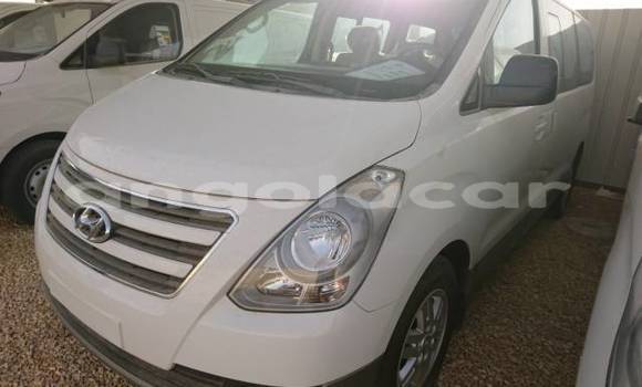 Comprar Usado Hyundai H1 Branco Carro em Lobito em Benguela