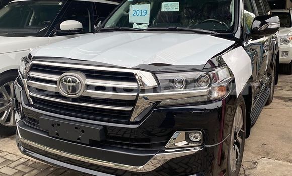 Comprar Novo Toyota Land Cruiser Branco Carro em Luanda em Luanda Province