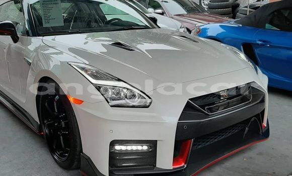 Comprar Novo Nissan GT-R Prata Carro em Luanda em Luanda Province