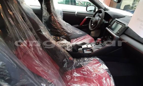Comprar Novo Nissan GT-R Prata Carro em Luanda em Luanda Province Comprar Novo Nissan GT-R Prata Carro em Luanda em Luanda Province