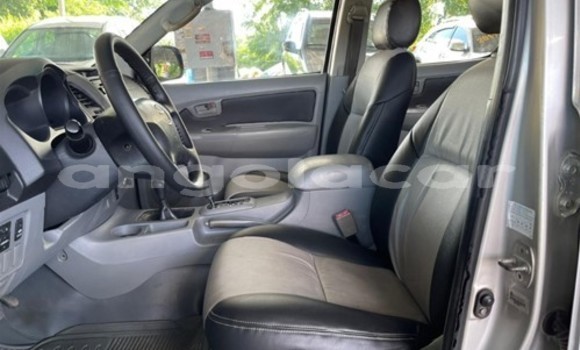 Buy Used Toyota Hilux Silver Car in Luanda in Luanda Province Buy Used Toyota Hilux Silver Car in Luanda in Luanda Province