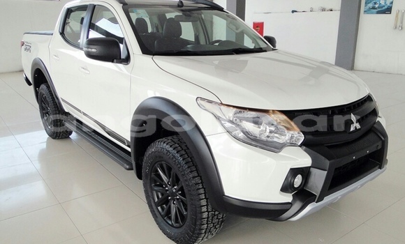 Buy Used Mitsubishi L200 White Car in Soyo in Zaire Buy Used Mitsubishi L200 White Car in Soyo in Zaire