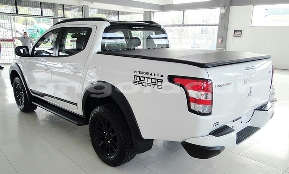 Buy Used Mitsubishi L200 White Car in Soyo in Zaire Buy Used Mitsubishi L200 White Car in Soyo in Zaire