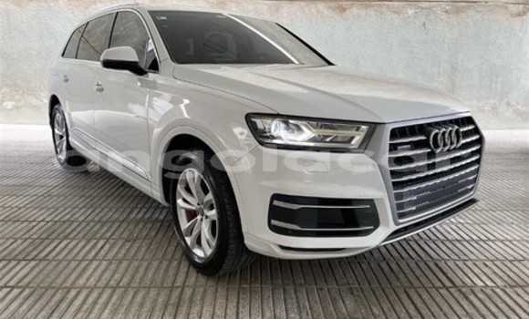 Comprar Usado Audi Q7 Prata Carro em Luanda em Luanda Province