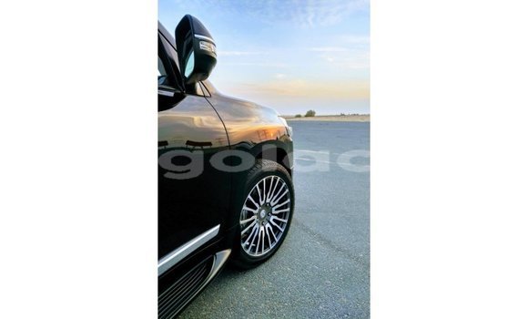 Buy Import Toyota Land Cruiser Black Car in Import - Dubai in Bengo Province Buy Import Toyota Land Cruiser Black Car in Import - Dubai in Bengo Province