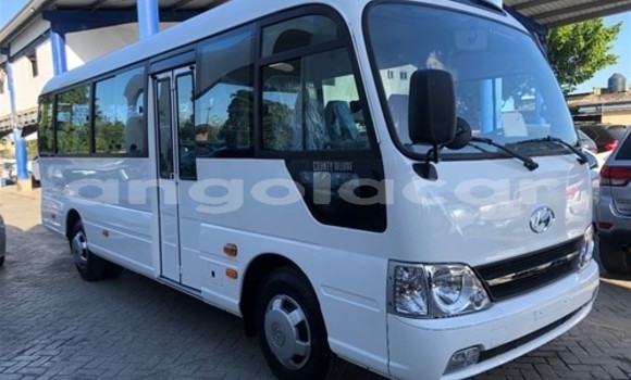 Comprar Usado Hyundai Coupe Branco Carro em Luanda em Luanda Province