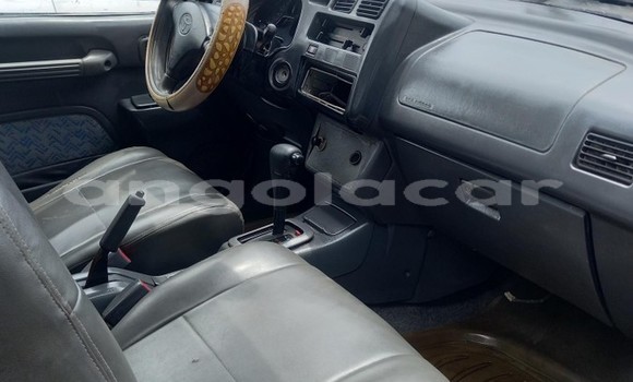 Comprar Usado Toyota RAV4 Azul Carro em Luena em Moxico Comprar Usado Toyota RAV4 Azul Carro em Luena em Moxico