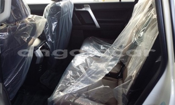 Buy Used Toyota Land Cruiser Prado White Car in Benguela in Benguela Buy Used Toyota Land Cruiser Prado White Car in Benguela in Benguela