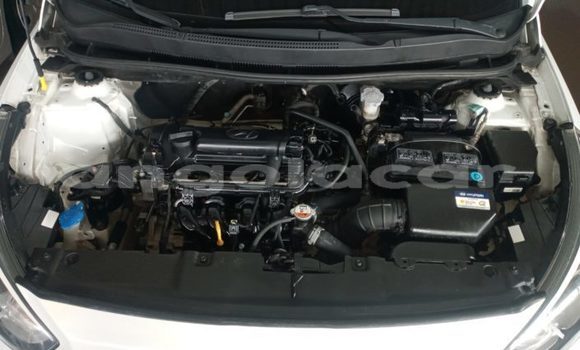 Comprar Usado Hyundai Accent Branco Carro em Luena em Moxico Comprar Usado Hyundai Accent Branco Carro em Luena em Moxico