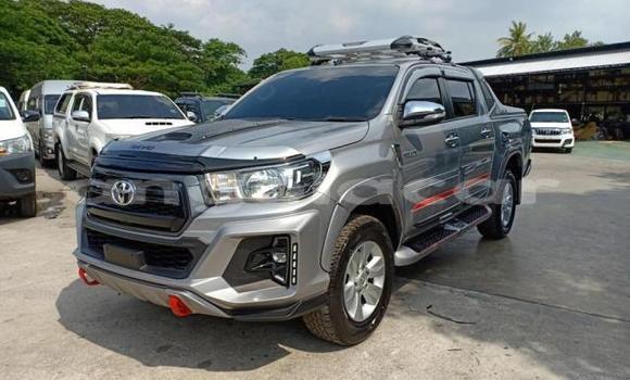 Comprar Usado Toyota Hilux Prata Carro em Soyo em Zaire Comprar Usado Toyota Hilux Prata Carro em Soyo em Zaire