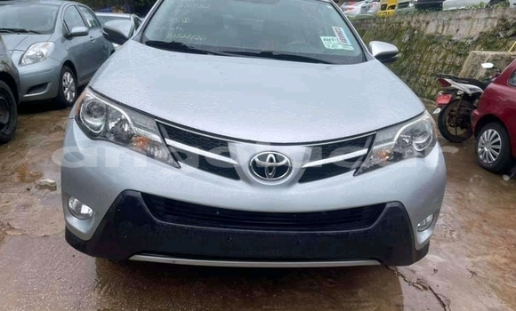 Comprar Usado Toyota RAV4 Outro Carro em Luanda em Luanda Province Comprar Usado Toyota RAV4 Outro Carro em Luanda em Luanda Province