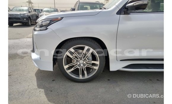 Comprar Importar Lexus LX Branco Carro em Import - Dubai em Bengo Province Comprar Importar Lexus LX Branco Carro em Import - Dubai em Bengo Province