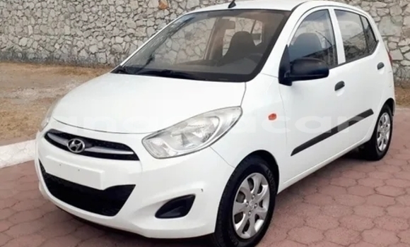 Comprar Usado Hyundai i10 Branco Carro em Luanda em Luanda Province Comprar Usado Hyundai i10 Branco Carro em Luanda em Luanda Province